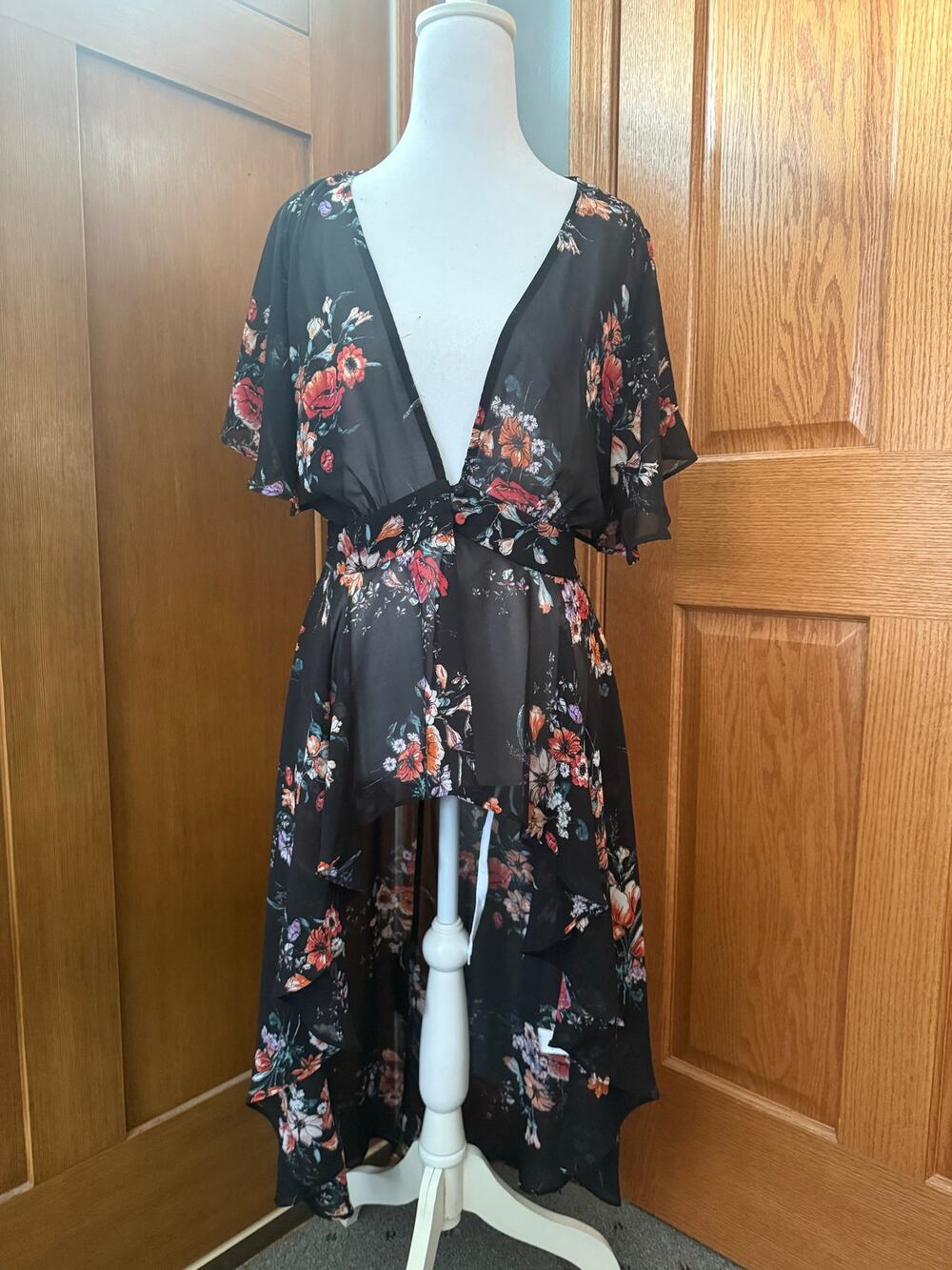 Soprano  Floral Sheer Cardigan Buckle Size Medium